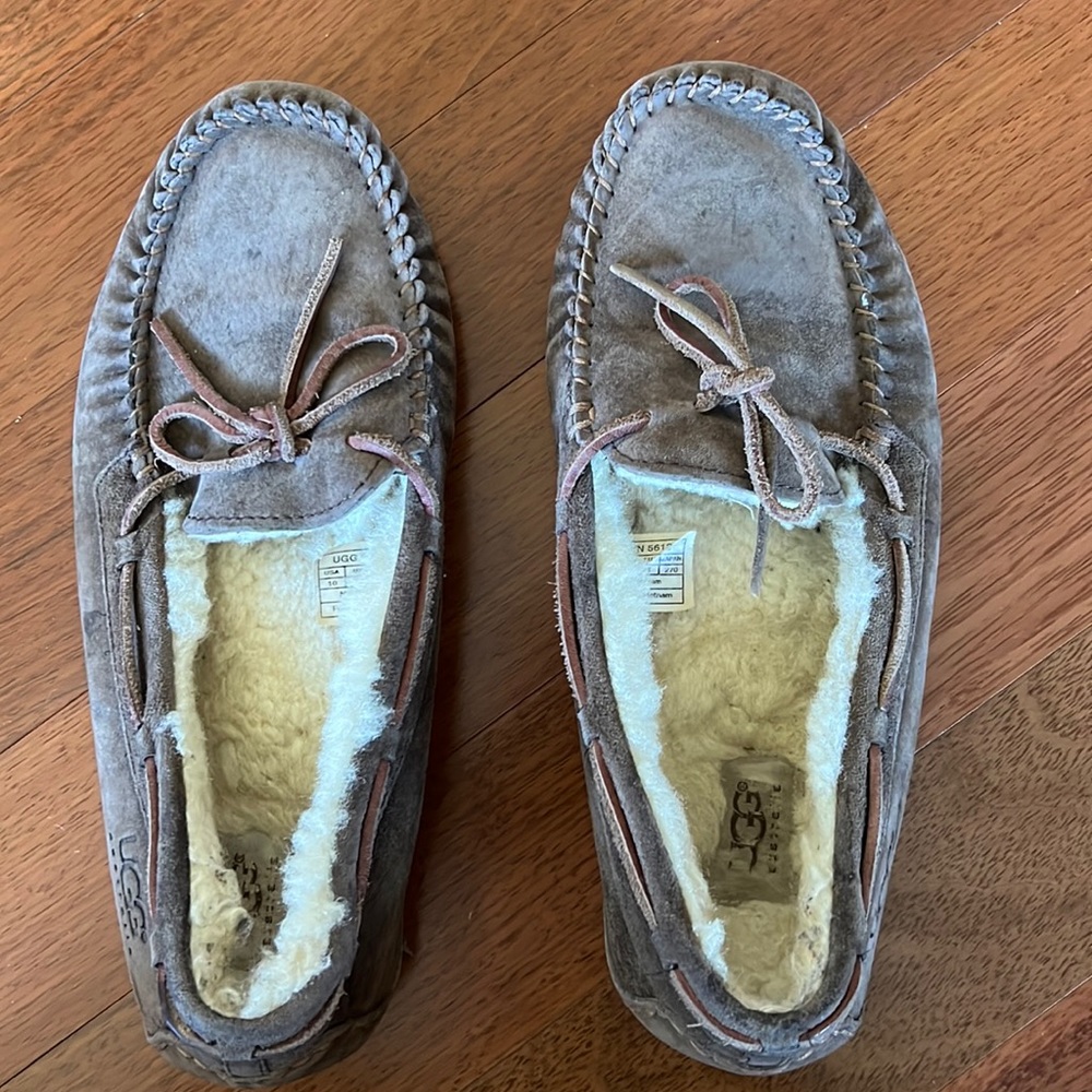 Womens Ugg slippers